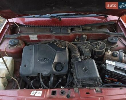 Красный ВАЗ 2115 Самара, объемом двигателя 1.5 л и пробегом 153 тыс. км за 1900 $, фото 2 на Automoto.ua