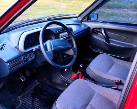 Красный ВАЗ 2115 Самара, объемом двигателя 1.6 л и пробегом 136 тыс. км за 1300 $, фото 3 на Automoto.ua