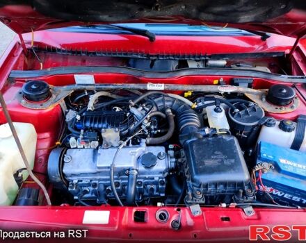 Красный ВАЗ 2115 Самара, объемом двигателя 1.6 л и пробегом 136 тыс. км за 1300 $, фото 4 на Automoto.ua