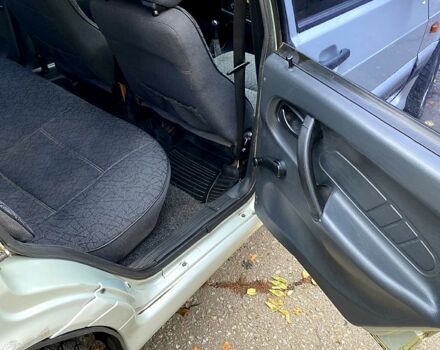 Серый ВАЗ 2115 Самара, объемом двигателя 1.5 л и пробегом 201 тыс. км за 2200 $, фото 9 на Automoto.ua