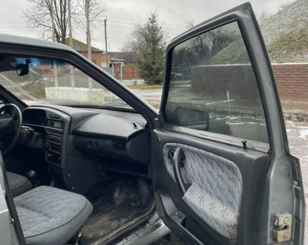 Серый ВАЗ 2115 Самара, объемом двигателя 1.6 л и пробегом 220 тыс. км за 2200 $, фото 5 на Automoto.ua