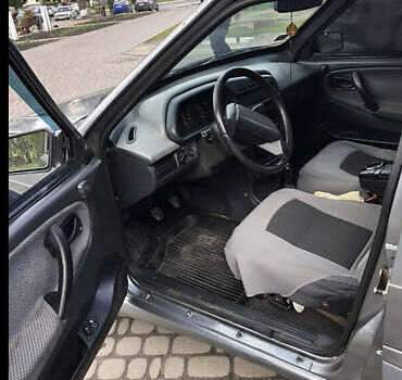 Серый ВАЗ 2115 Самара, объемом двигателя 1.6 л и пробегом 305 тыс. км за 1900 $, фото 4 на Automoto.ua