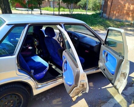 Серый ВАЗ 2115 Самара, объемом двигателя 1.6 л и пробегом 207 тыс. км за 1500 $, фото 2 на Automoto.ua