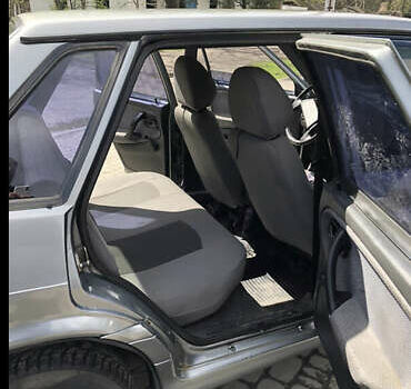 Серый ВАЗ 2115 Самара, объемом двигателя 1.6 л и пробегом 305 тыс. км за 1900 $, фото 17 на Automoto.ua