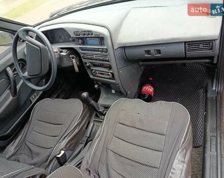 Серый ВАЗ 2115 Самара, объемом двигателя 1.6 л и пробегом 220 тыс. км за 2000 $, фото 4 на Automoto.ua