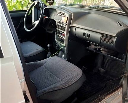 Сірий ВАЗ 2115 Самара, об'ємом двигуна 1.6 л та пробігом 0 тис. км за 1950 $, фото 3 на Automoto.ua