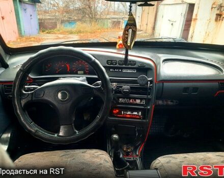 Зеленый ВАЗ 2115 Самара, объемом двигателя 1.5 л и пробегом 200 тыс. км за 2000 $, фото 7 на Automoto.ua