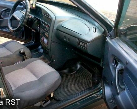 Зеленый ВАЗ 2115 Самара, объемом двигателя 1.5 л и пробегом 294 тыс. км за 1500 $, фото 5 на Automoto.ua