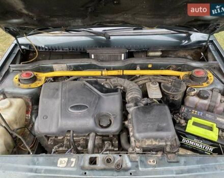 Зеленый ВАЗ 2115 Самара, объемом двигателя 1.6 л и пробегом 280 тыс. км за 2600 $, фото 2 на Automoto.ua