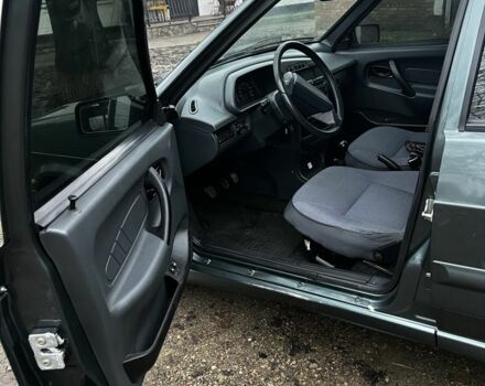 Зеленый ВАЗ 2115 Самара, объемом двигателя 1.6 л и пробегом 140 тыс. км за 3200 $, фото 3 на Automoto.ua