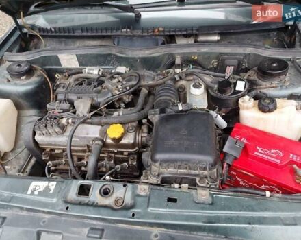 Зелений ВАЗ 2115 Самара, об'ємом двигуна 1.6 л та пробігом 156 тис. км за 1550 $, фото 6 на Automoto.ua