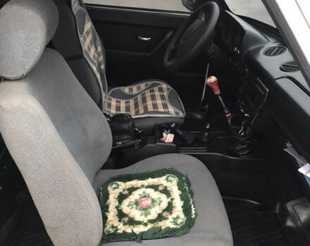 Белый ВАЗ 2121 Нива, объемом двигателя 1.6 л и пробегом 100 тыс. км за 3500 $, фото 4 на Automoto.ua