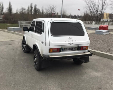 Белый ВАЗ 2121 Нива, объемом двигателя 1.6 л и пробегом 100 тыс. км за 3500 $, фото 3 на Automoto.ua