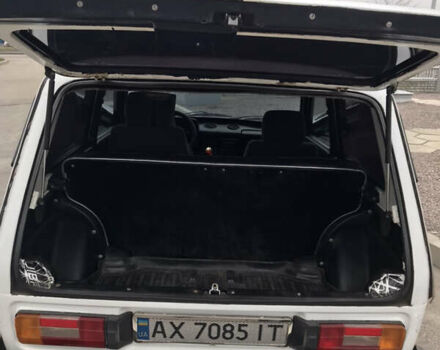 Белый ВАЗ 2121 Нива, объемом двигателя 1.6 л и пробегом 100 тыс. км за 3500 $, фото 6 на Automoto.ua