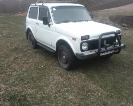 Белый ВАЗ 2121 Нива, объемом двигателя 1.6 л и пробегом 180 тыс. км за 2000 $, фото 11 на Automoto.ua
