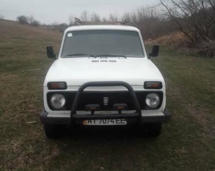 Белый ВАЗ 2121 Нива, объемом двигателя 1.6 л и пробегом 180 тыс. км за 2000 $, фото 10 на Automoto.ua