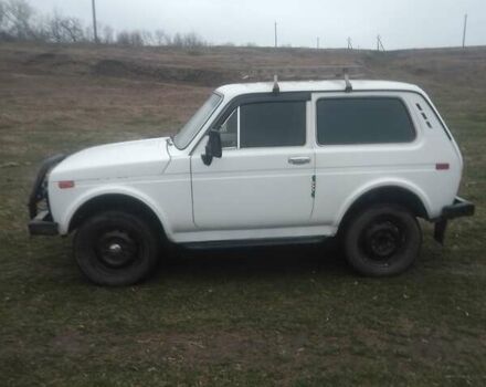 Белый ВАЗ 2121 Нива, объемом двигателя 1.6 л и пробегом 180 тыс. км за 2000 $, фото 9 на Automoto.ua
