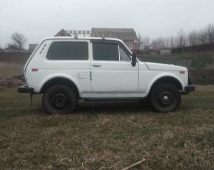 Белый ВАЗ 2121 Нива, объемом двигателя 1.6 л и пробегом 180 тыс. км за 2000 $, фото 12 на Automoto.ua