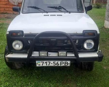 Белый ВАЗ 2121 Нива, объемом двигателя 0 л и пробегом 75 тыс. км за 2400 $, фото 1 на Automoto.ua