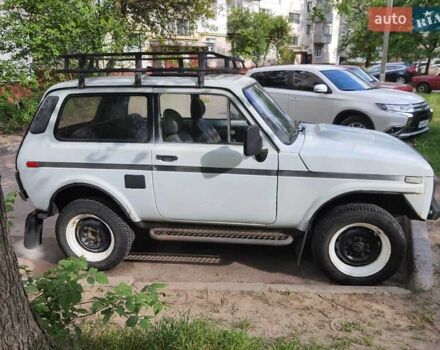 Белый ВАЗ 2121 Нива, объемом двигателя 1.6 л и пробегом 60 тыс. км за 2500 $, фото 2 на Automoto.ua