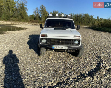 Белый ВАЗ 2121 Нива, объемом двигателя 1.6 л и пробегом 244 тыс. км за 2550 $, фото 1 на Automoto.ua