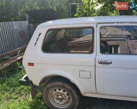 Білий ВАЗ 2121 Нива, об'ємом двигуна 1.6 л та пробігом 100 тис. км за 1300 $, фото 6 на Automoto.ua