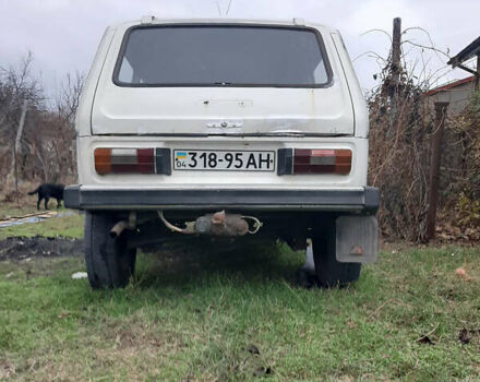 Белый ВАЗ 2121 Нива, объемом двигателя 1.6 л и пробегом 700 тыс. км за 1250 $, фото 3 на Automoto.ua
