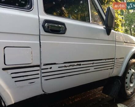 Белый ВАЗ 2121 Нива, объемом двигателя 1.6 л и пробегом 83 тыс. км за 2600 $, фото 5 на Automoto.ua