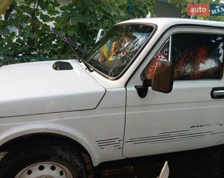 Белый ВАЗ 2121 Нива, объемом двигателя 1.6 л и пробегом 83 тыс. км за 2600 $, фото 1 на Automoto.ua