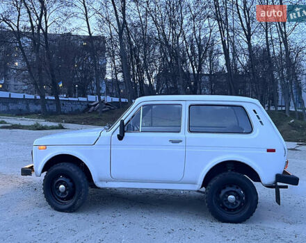 Белый ВАЗ 2121 Нива, объемом двигателя 1.5 л и пробегом 1 тыс. км за 2100 $, фото 6 на Automoto.ua