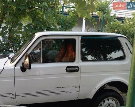 Белый ВАЗ 2121 Нива, объемом двигателя 1.6 л и пробегом 83 тыс. км за 2600 $, фото 2 на Automoto.ua