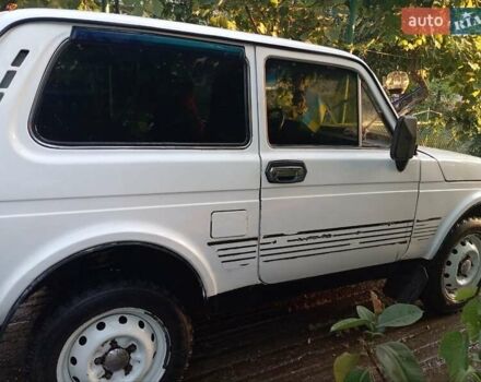 Белый ВАЗ 2121 Нива, объемом двигателя 1.6 л и пробегом 83 тыс. км за 2600 $, фото 9 на Automoto.ua