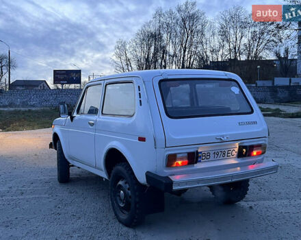 Белый ВАЗ 2121 Нива, объемом двигателя 1.5 л и пробегом 1 тыс. км за 2100 $, фото 3 на Automoto.ua