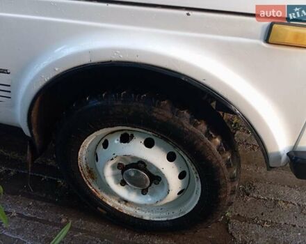 Белый ВАЗ 2121 Нива, объемом двигателя 1.6 л и пробегом 83 тыс. км за 2600 $, фото 8 на Automoto.ua