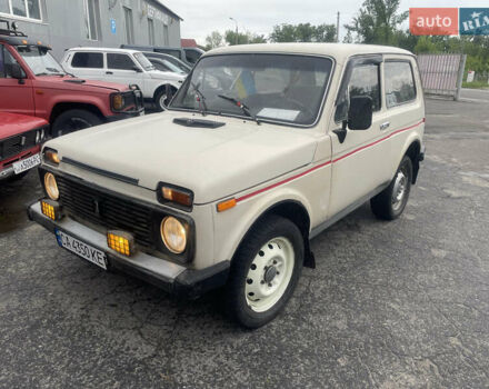 Белый ВАЗ 2121 Нива, объемом двигателя 1.59 л и пробегом 150 тыс. км за 1550 $, фото 2 на Automoto.ua