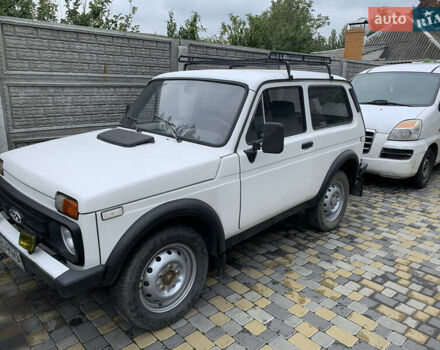 Белый ВАЗ 2121 Нива, объемом двигателя 1.7 л и пробегом 57 тыс. км за 2600 $, фото 1 на Automoto.ua