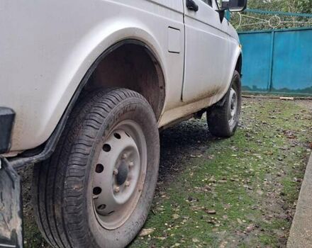 Білий ВАЗ 2121 Нива, об'ємом двигуна 1.6 л та пробігом 90 тис. км за 3500 $, фото 6 на Automoto.ua