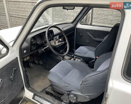 Белый ВАЗ 2121 Нива, объемом двигателя 1.7 л и пробегом 57 тыс. км за 2600 $, фото 2 на Automoto.ua
