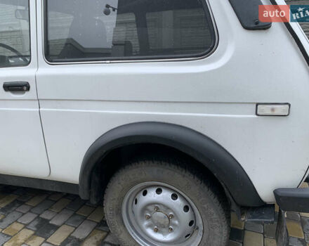 Белый ВАЗ 2121 Нива, объемом двигателя 1.7 л и пробегом 57 тыс. км за 2600 $, фото 4 на Automoto.ua