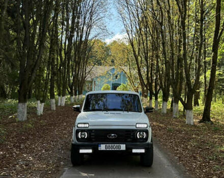 Белый ВАЗ 2121 Нива, объемом двигателя 1.57 л и пробегом 96 тыс. км за 4900 $, фото 1 на Automoto.ua