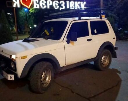 Белый ВАЗ 2121 Нива, объемом двигателя 1.6 л и пробегом 200 тыс. км за 1800 $, фото 6 на Automoto.ua