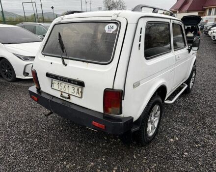 Белый ВАЗ 2121, объемом двигателя 1.6 л и пробегом 180 тыс. км за 2000 $, фото 2 на Automoto.ua