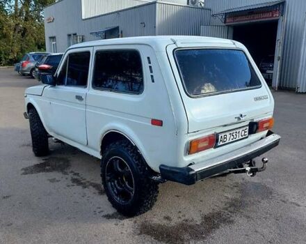 Белый ВАЗ 2121 Нива, объемом двигателя 1.57 л и пробегом 100 тыс. км за 2000 $, фото 4 на Automoto.ua