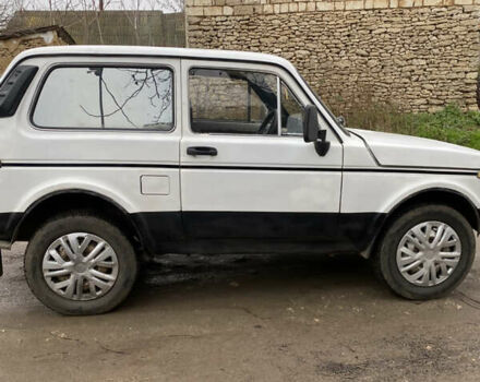 Белый ВАЗ 2121 Нива, объемом двигателя 1.58 л и пробегом 222 тыс. км за 1600 $, фото 6 на Automoto.ua