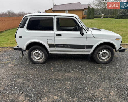 Белый ВАЗ 2121 Нива, объемом двигателя 1.57 л и пробегом 120 тыс. км за 3000 $, фото 1 на Automoto.ua