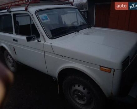 Белый ВАЗ 2121 Нива, объемом двигателя 1.6 л и пробегом 116 тыс. км за 3000 $, фото 1 на Automoto.ua