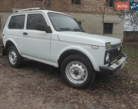 Белый ВАЗ 2121 Нива, объемом двигателя 1.57 л и пробегом 120 тыс. км за 2600 $, фото 3 на Automoto.ua