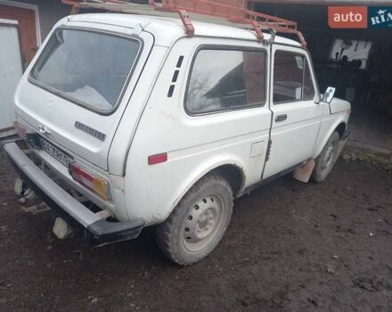 Белый ВАЗ 2121 Нива, объемом двигателя 1.6 л и пробегом 116 тыс. км за 3000 $, фото 6 на Automoto.ua