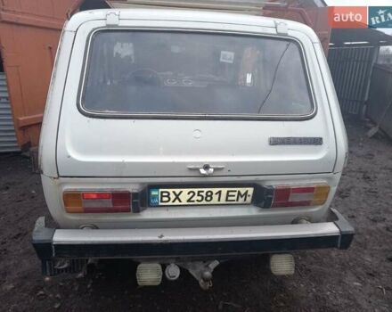 Белый ВАЗ 2121 Нива, объемом двигателя 1.6 л и пробегом 116 тыс. км за 3000 $, фото 4 на Automoto.ua