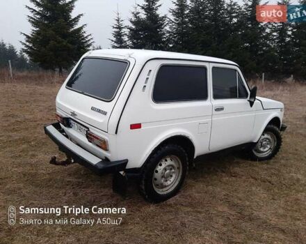 Белый ВАЗ 2121 Нива, объемом двигателя 1.6 л и пробегом 96 тыс. км за 2700 $, фото 4 на Automoto.ua